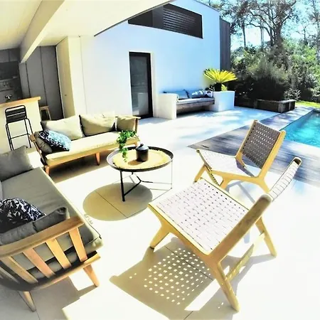 Tahaa Avec Piscine Chauffee A Hossegor Villa